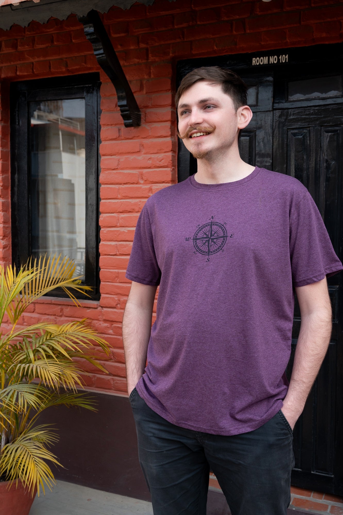 YB-61 - TOM - Organic Cotton Basic Men's  T-shirt - Compass Print