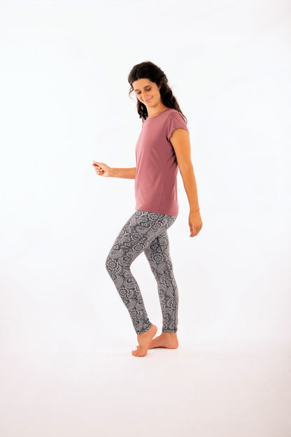 27B_WHOS_Long Legging with Pockets (with prints)