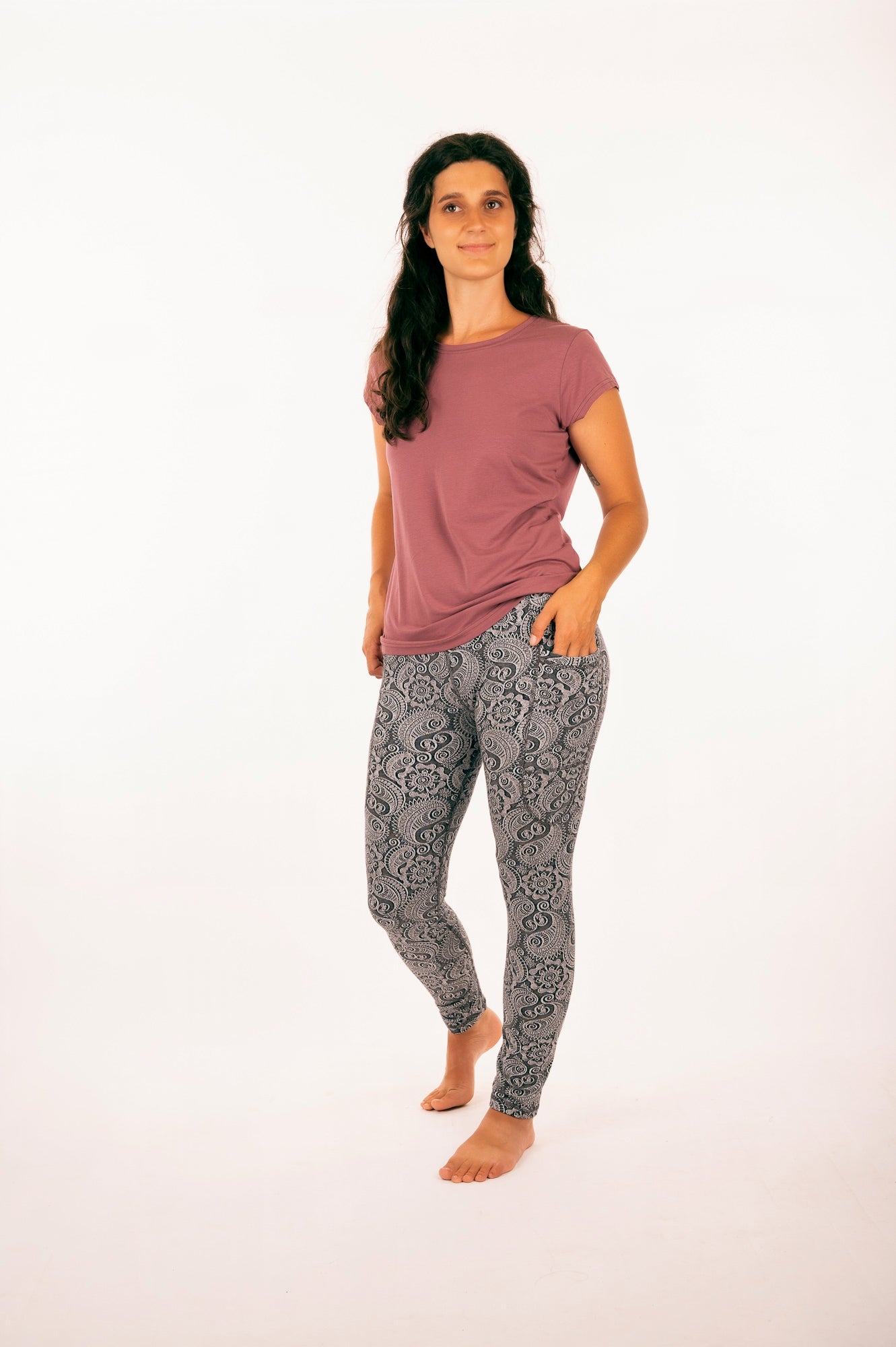 27B_WHOS_Long Legging with Pockets (with prints)