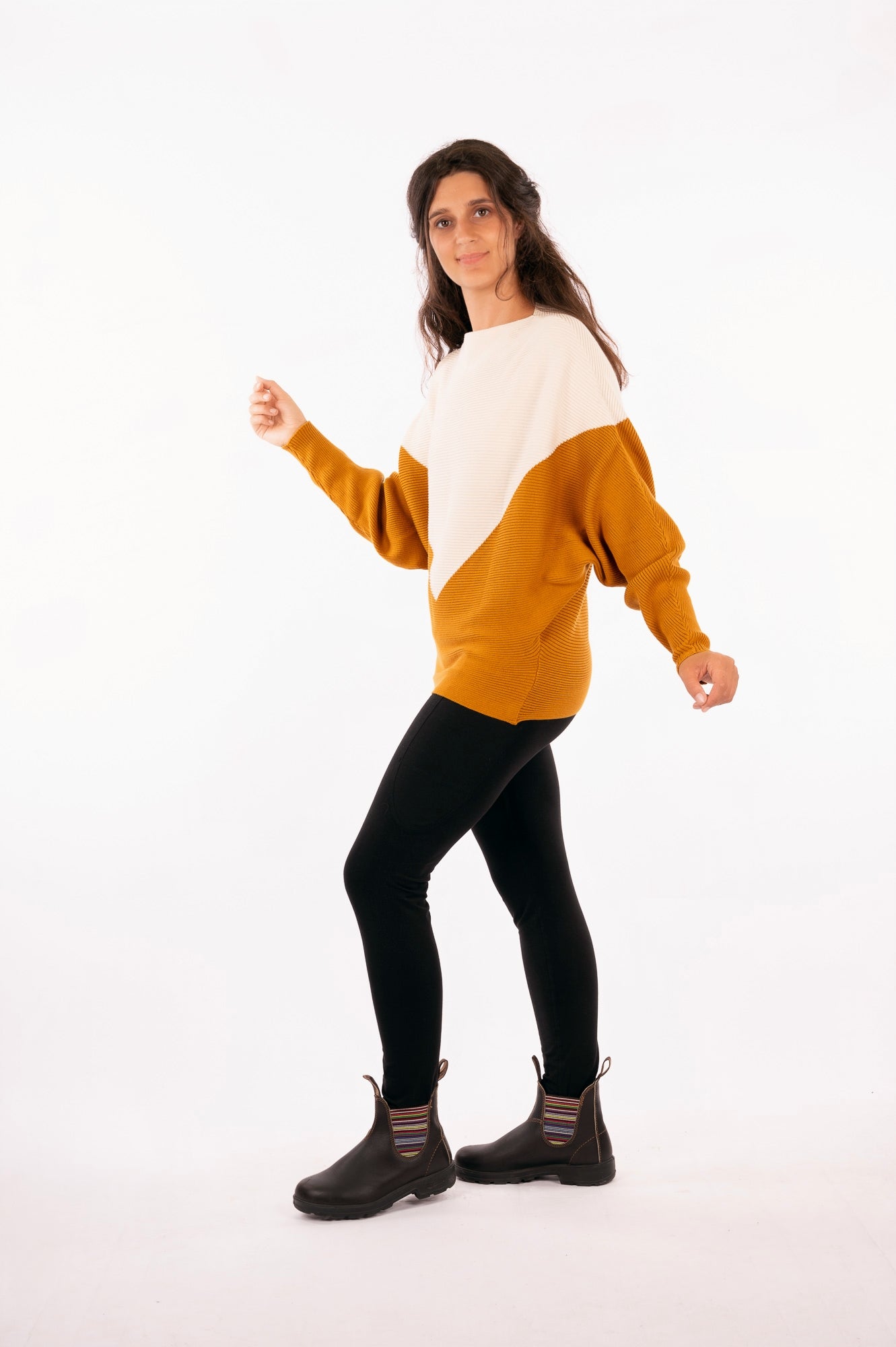 02_Organic Bat Sleeves Knit Triangle Sweater