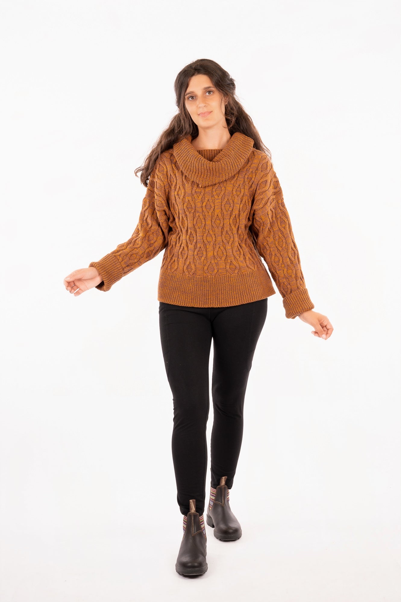 TKF25-01_TADA_Oraganic Torsado Knit Sweater (Two-tone)