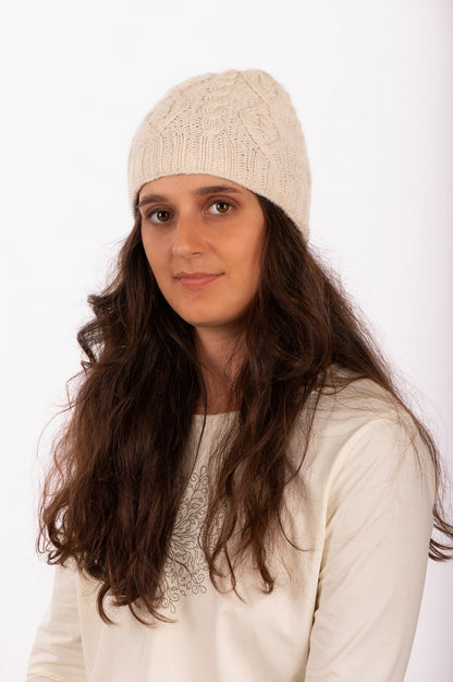 98 YAF25-04 - 100% Wool Hand-Knitted Hat with Torsado