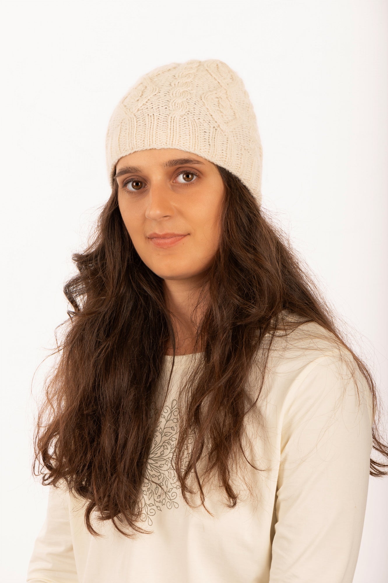 98 YAF25-04 - 100% Wool Hand-Knitted Hat with Torsado