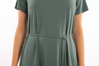 T1V-40 - YEUX VERTS - Robe soyeuse en coton bio avec ceinture fine