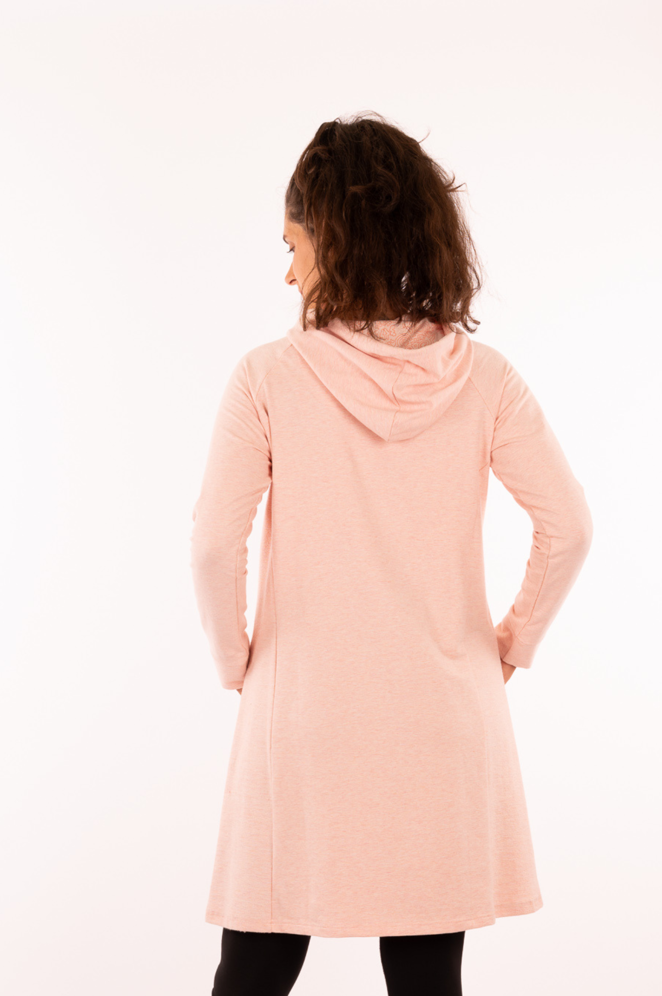 YB-01 - ALEXIA - Robe à capuche en coton bio