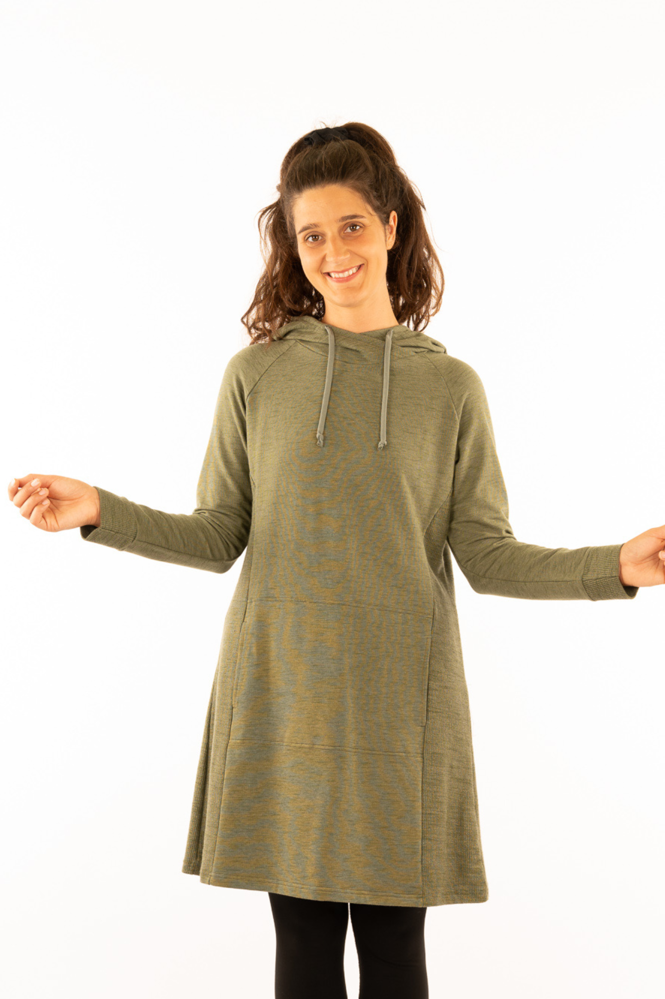YB-01 - ALEXIA - Robe à capuche en coton bio