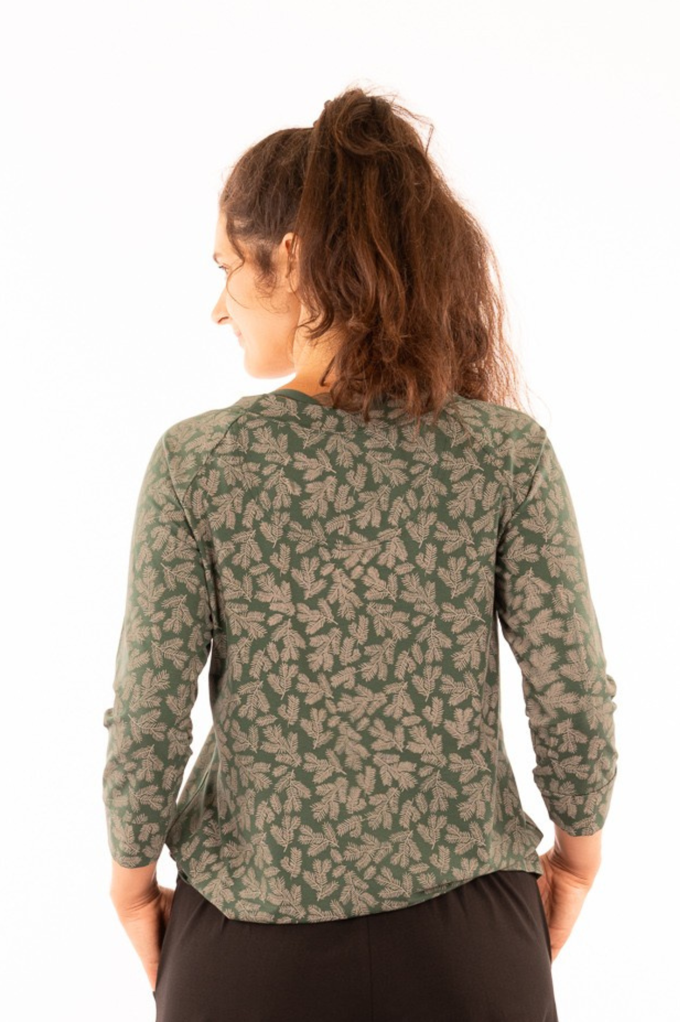YB-09 - GIGI : T-shirt à manches raglan en coton biologique (avec imprimé)