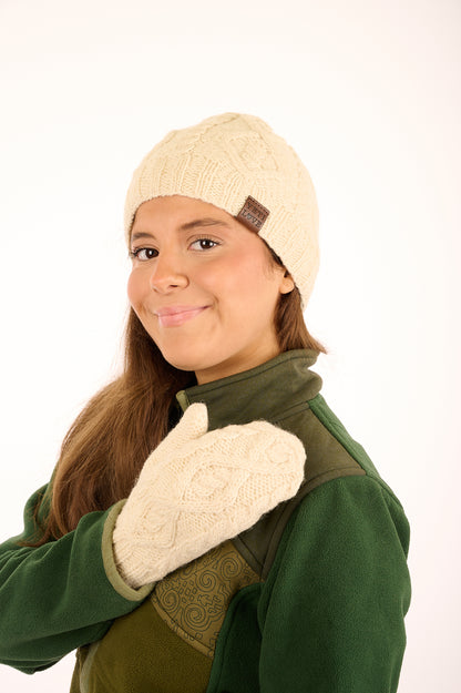 98 YAF25-04 - 100% Wool Hand-Knitted Hat with Torsado