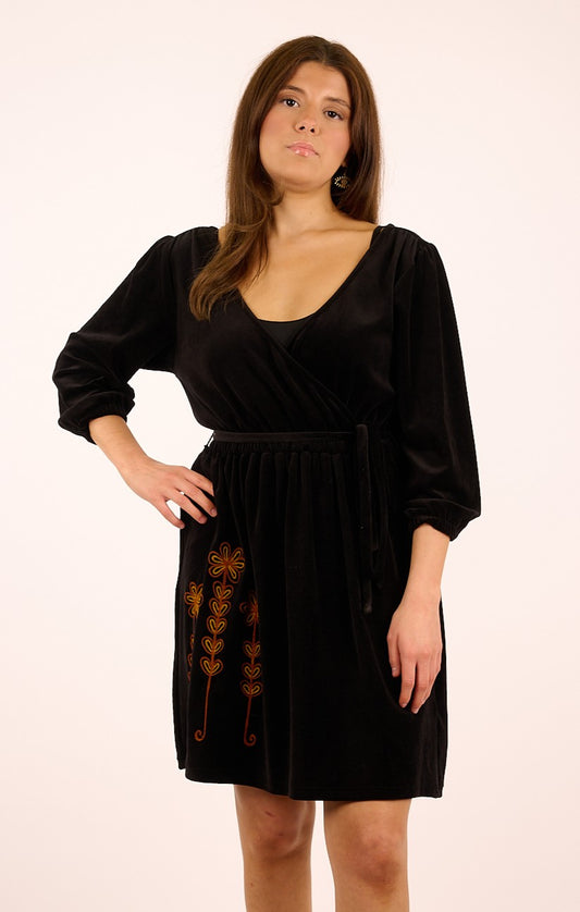 11_Robe en velours avec Aari